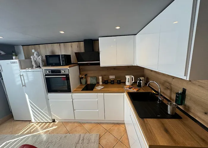 Duplex Proche Port De Nice